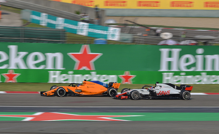 Fernando Alonso e Romain Grosjean - Foto emperornie - CC-BY-SA-2.0