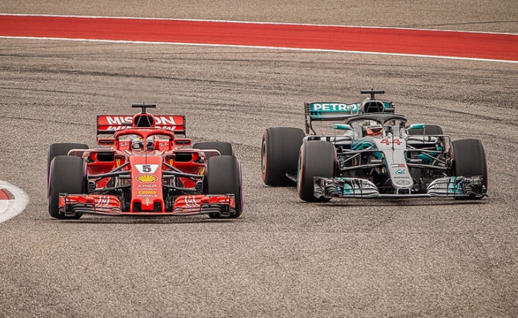 Sebastian Vettel e Lewis Hamilton - Foto Joe McGowan - CC-BY-ND-2.0