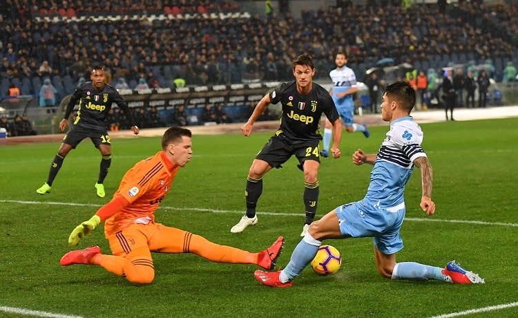 Lazio-Juventus, Szczesny e Correa