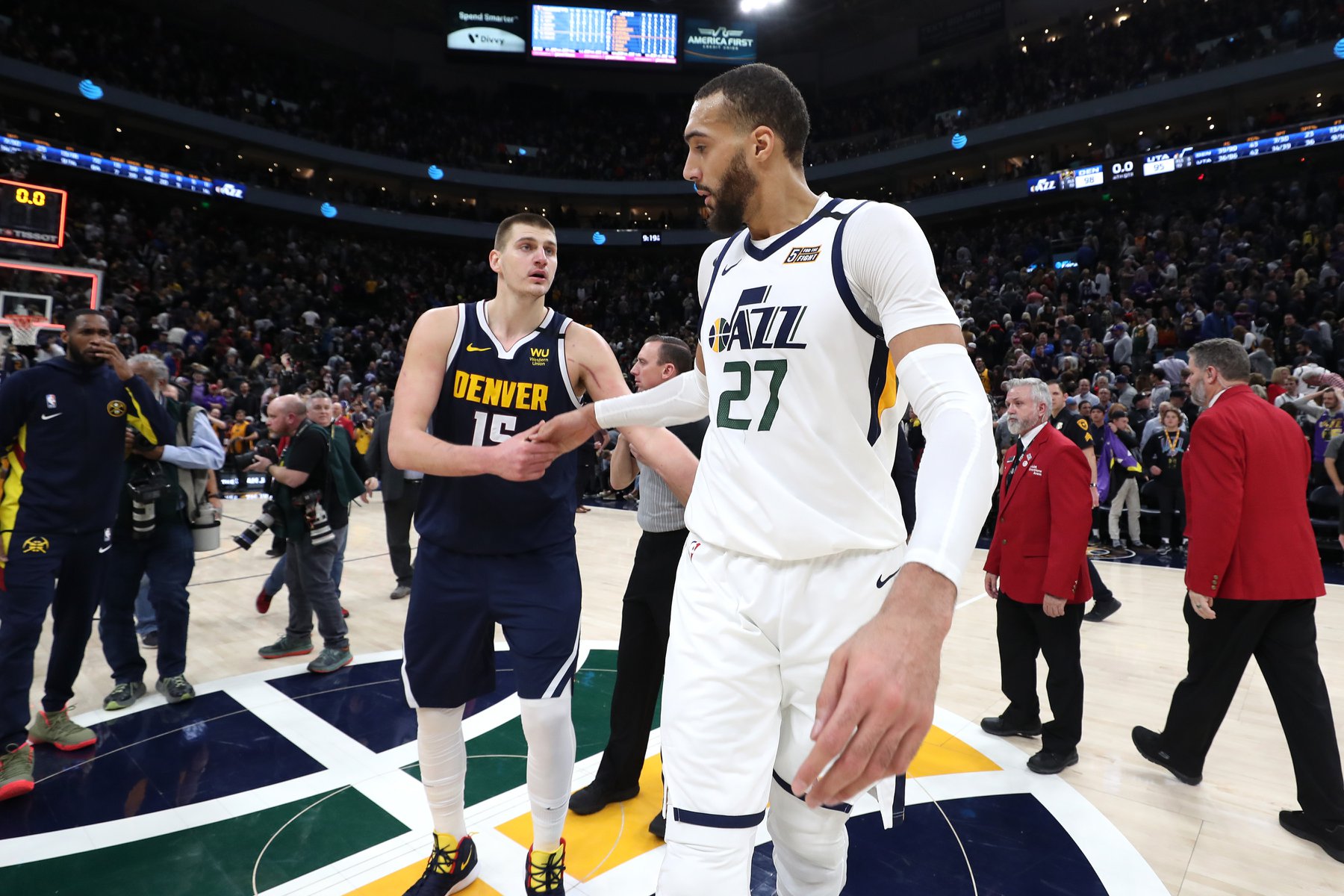 Rudy Gobert e Nikola Jokic, Denver Nuggets Official Facebook Page