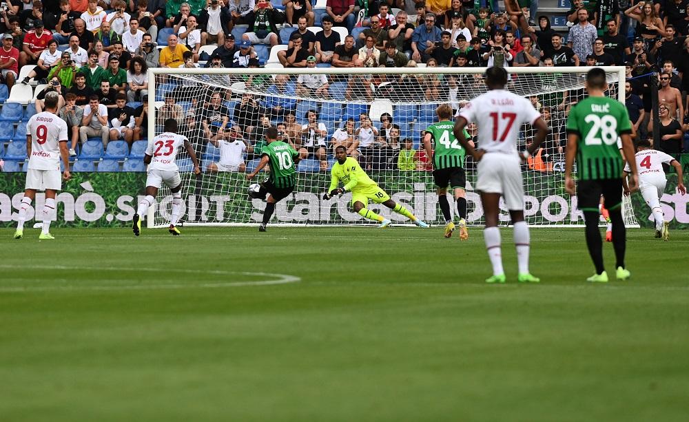 Domenico Berardi e Mike Maignan