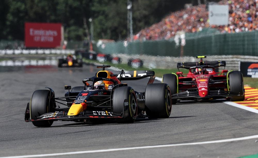 Max Verstappen e Carlos Sainz